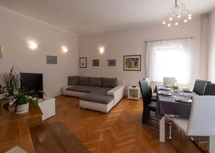 Apartment Lara Lovran