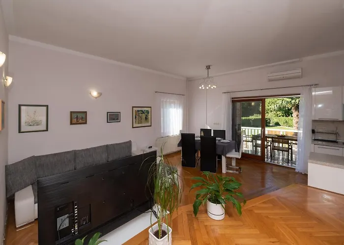 Apartmán Lara *