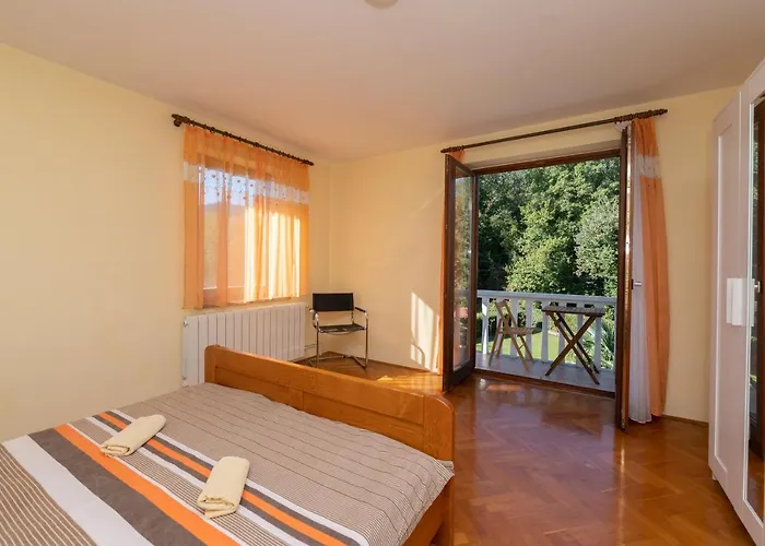 Lara Apartmán